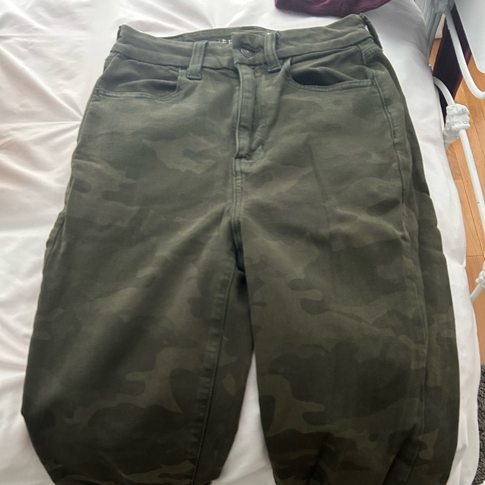 American Eagle Camouflage Curvy Super High Rise Jegging